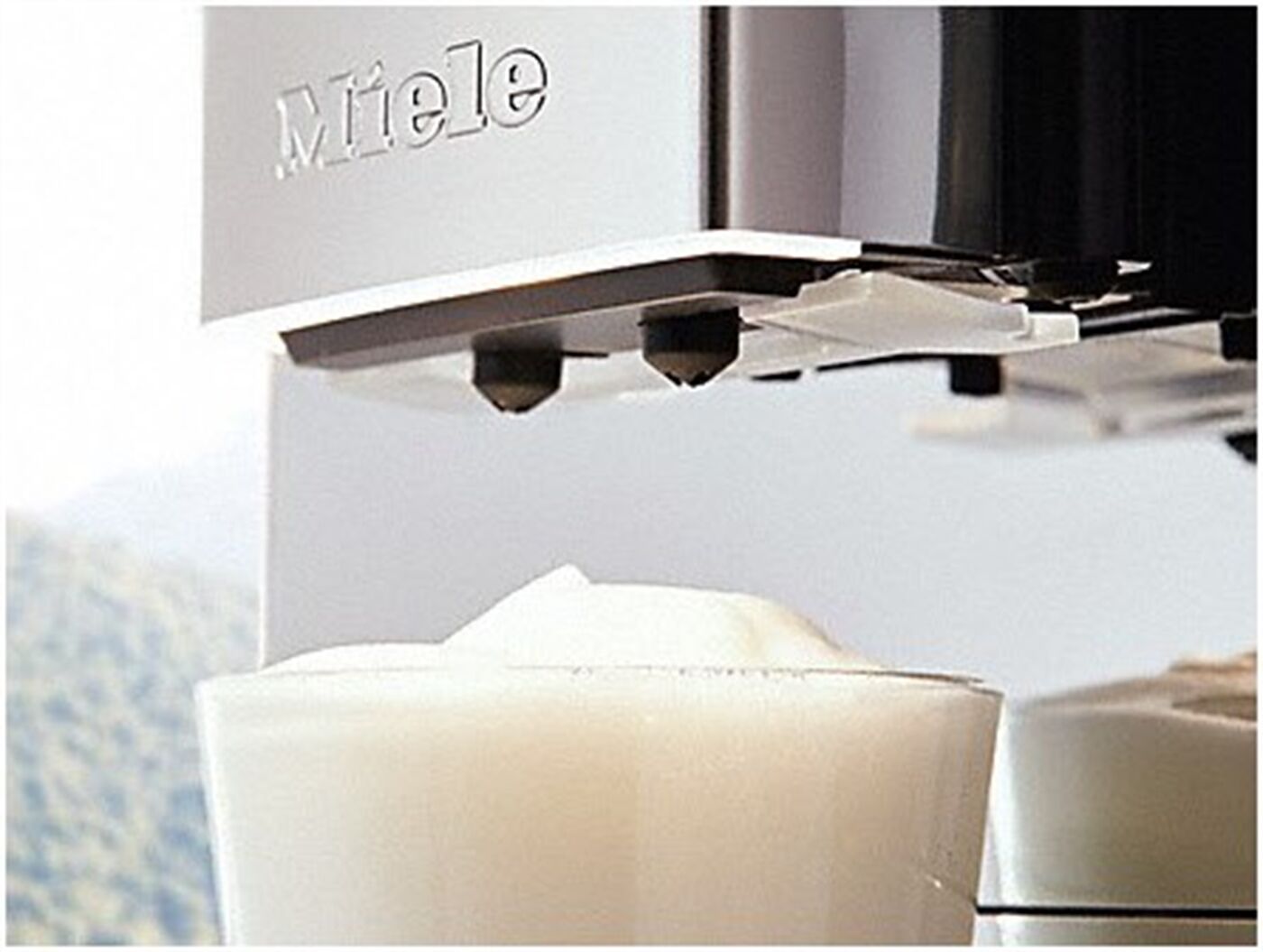Miele CM 6360 Obsidianschw./Metallic - Enzinger